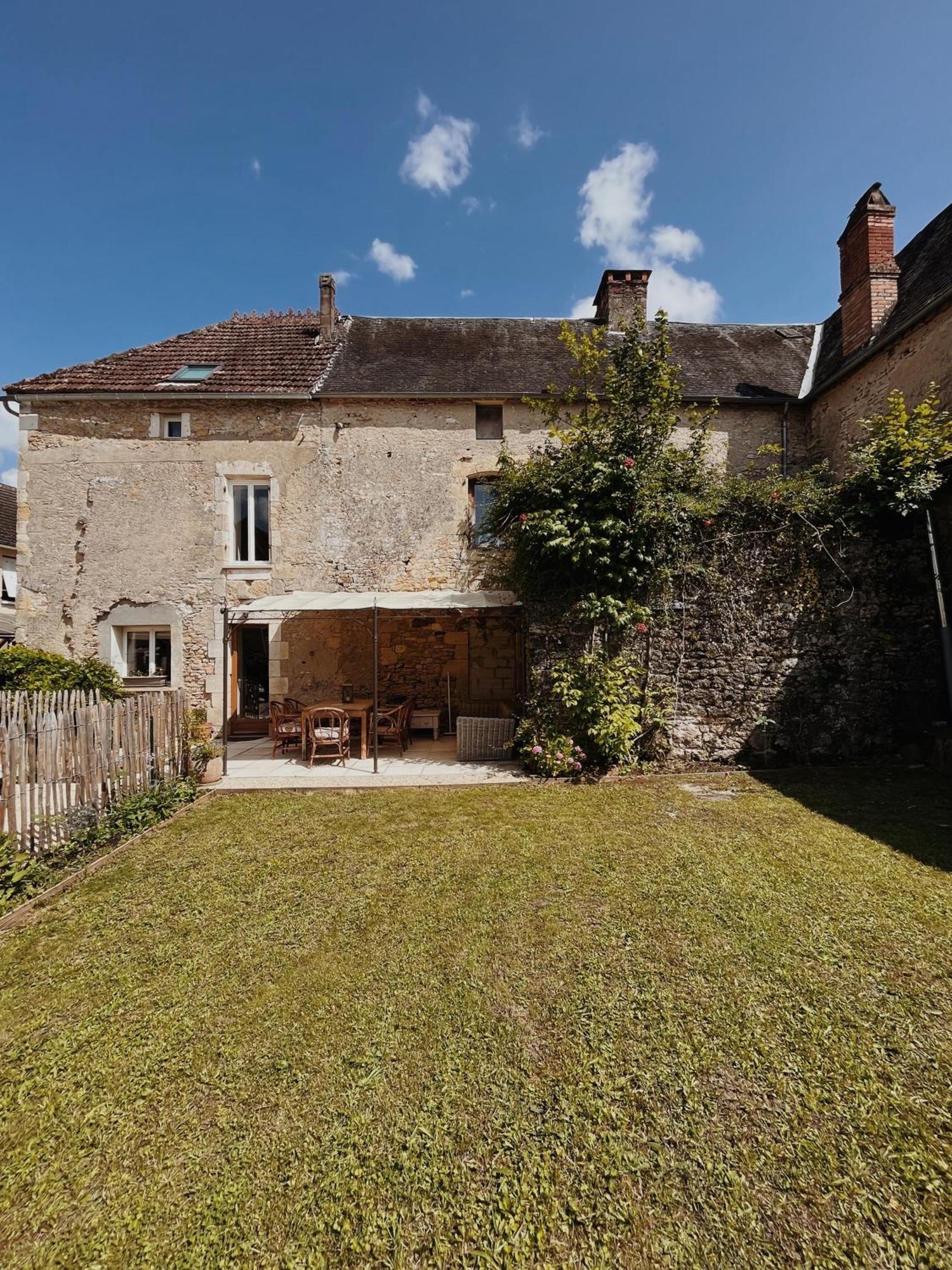 Joli Gite Pour 5 Personnes : Chez Cherrie Saint-Julien-de-Lampon Exterior foto